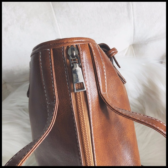 NEW HELENA Studded Tote Crossbody - Picture 6 of 8